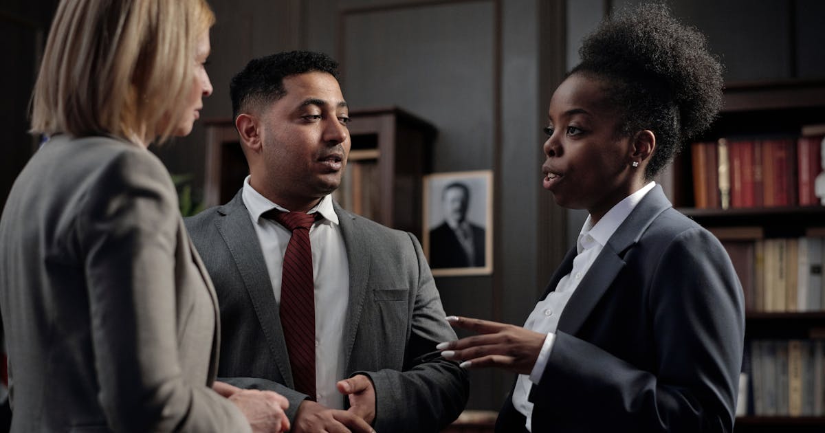 Mistakes  To Avoid When Choosing A Lawyer